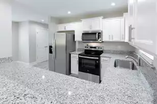 2002 Hugo Ave, North Charleston, SC 29405 - Photo 7