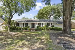 908 Searle Ct, Mount Pleasant, SC 29464 - Photo 1