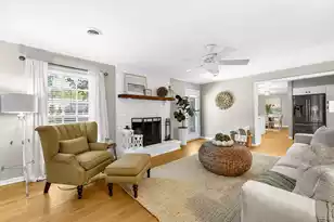 908 Searle Ct, Mount Pleasant, SC 29464 - Photo 5