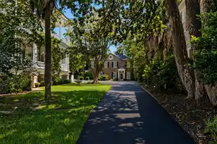 192 Ashley Ave, Charleston, SC 29403 - Photo 3