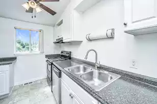 4921 Sierra Ct, North Charleston, SC 29418 - Photo 7