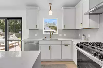 679 Kent Street, Mount Pleasant, SC 29464 - Photo 13