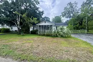 103 Elmwood Street E, Andrews, SC 29510 - Photo 1