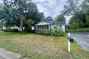103 Elmwood Street E, Andrews, SC 29510 - Photo 5