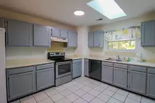 1240 Llewellyn Rd, Mount Pleasant, SC 29464 - Photo 5