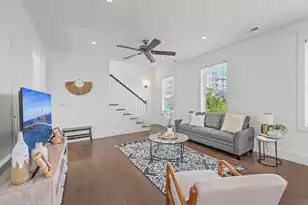 83 Cooper St, Charleston, SC 29403 - Photo 9