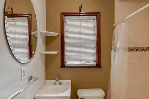 211 Poplar Street W, Charleston, SC 29403 - Photo 13