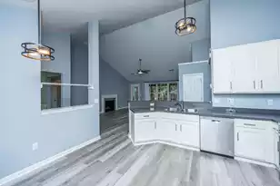 3346 Lindner Ln, Mount Pleasant, SC 29466 - Photo 13