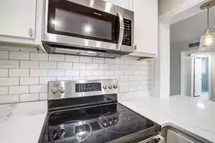 119 Wentworth St, Charleston, SC 29401 - Photo 11