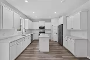 126 Red Blf St, Summerville, SC 29483 - Photo 11