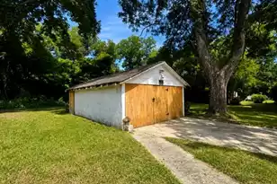 214 Corina St, Orangeburg, SC 29115 - Photo 17