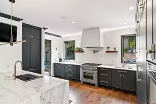 58 Laurens St, Charleston, SC 29401 - Photo 21