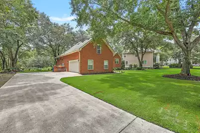 667 Fisherman's Bend, Mount Pleasant, SC 29464 - Photo 23