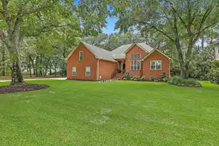 667 Fisherman's Bend, Mount Pleasant, SC 29464 - Photo 1