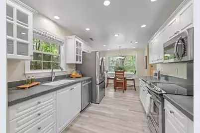 667 Fisherman's Bend, Mount Pleasant, SC 29464 - Photo 9