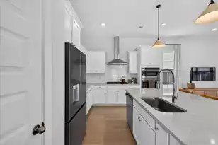 267 Witherspoon St, Summerville, SC 29486 - Photo 5