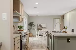721 General Moultrie Dr, Bonneau, SC 29431 - Photo 5