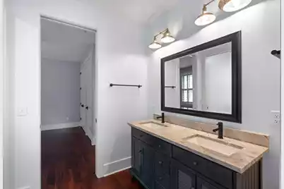 200 Queen Street, Mount Pleasant, SC 29464 - Photo 3