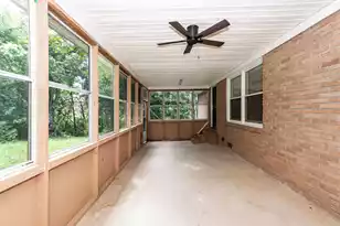 5813 Lakeside Dr E, Hanahan, SC 29410 - Photo 31