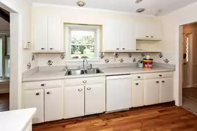 5813 Lakeside Drive E, Hanahan, SC 29410 - Photo 13