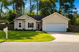 102 Dahlia St, Walterboro, SC 29488 - Photo 1