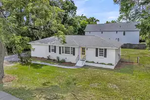 1602 Rifle Range Rd, Mount Pleasant, SC 29464 - Photo 25
