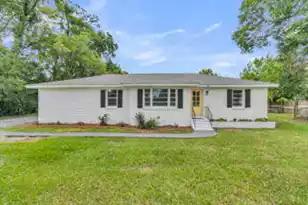 1602 Rifle Range Rd, Mount Pleasant, SC 29464 - Photo 1