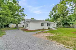 1602 Rifle Range Rd, Mount Pleasant, SC 29464 - Photo 49