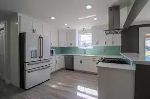 823 Jordan St, Charleston, SC 29412 - Photo 9