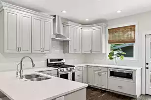 130 Darlington Ave, Charleston, SC 29403 - Photo 9