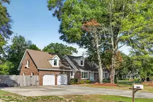 947 Foxcroft Rd, Charleston, SC 29412 - Photo 3