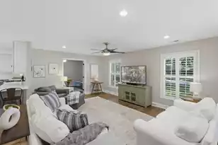 219 Shaftesbury Ln, Summerville, SC 29485 - Photo 7