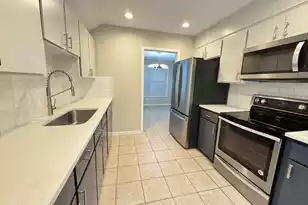 1124 Honeysuckle Ct, Mount Pleasant, SC 29464 - Photo 11