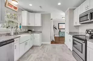 339 Mt Royall Dr, Mount Pleasant, SC 29464 - Photo 19