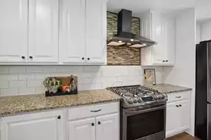 629 Beauregard St, Charleston, SC 29412 - Photo 11