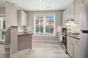 250 Seven Farms Drive, Charleston, SC 29492 - Photo 9