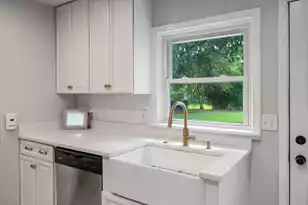 1325 St Clair Dr, Charleston, SC 29407 - Photo 13