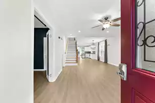 108 Lowndes Ln, Summerville, SC 29483 - Photo 5