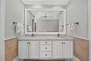 109 Shipwright St, Charleston, SC 29492 - Photo 41