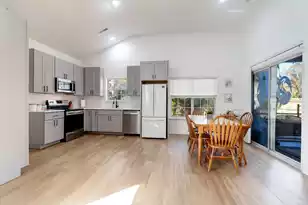 1324 Old Mill Ln, Mount Pleasant, SC 29464 - Photo 9