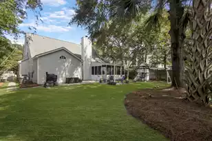 2085 Country Manor Dr, Mount Pleasant, SC 29466 - Photo 3
