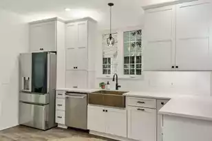 2085 Country Manor Dr, Mount Pleasant, SC 29466 - Photo 21