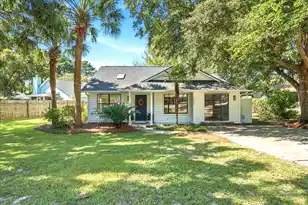 1506 Crossing Ln E, Mount Pleasant, SC 29466 - Photo 1