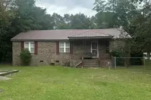 1023 Roosevelt Dr, Summerton, SC 29148 - Photo 1