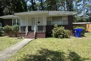 5445 Crown Ave, North Charleston, SC 29406 - Photo 1