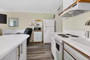 1300 Ocean Blvd, Isle Of Palms, SC 29451 - Photo 21