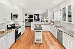 880 Trent St, Charleston, SC 29414 - Photo 11