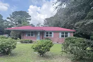 121 Franklin St, Walterboro, SC 29488 - Photo 1