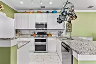 1434 Belcourt Ln, Mount Pleasant, SC 29466 - Photo 3
