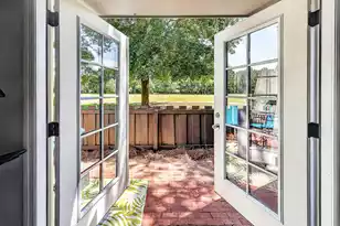 107 Ventura Pl, Mount Pleasant, SC 29464 - Photo 1